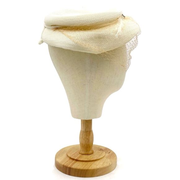 Vintage 1950s Ivory Cream Straw Pillbox Hat Netted Veil Midcentury Fascinator - Picture 3 of 12